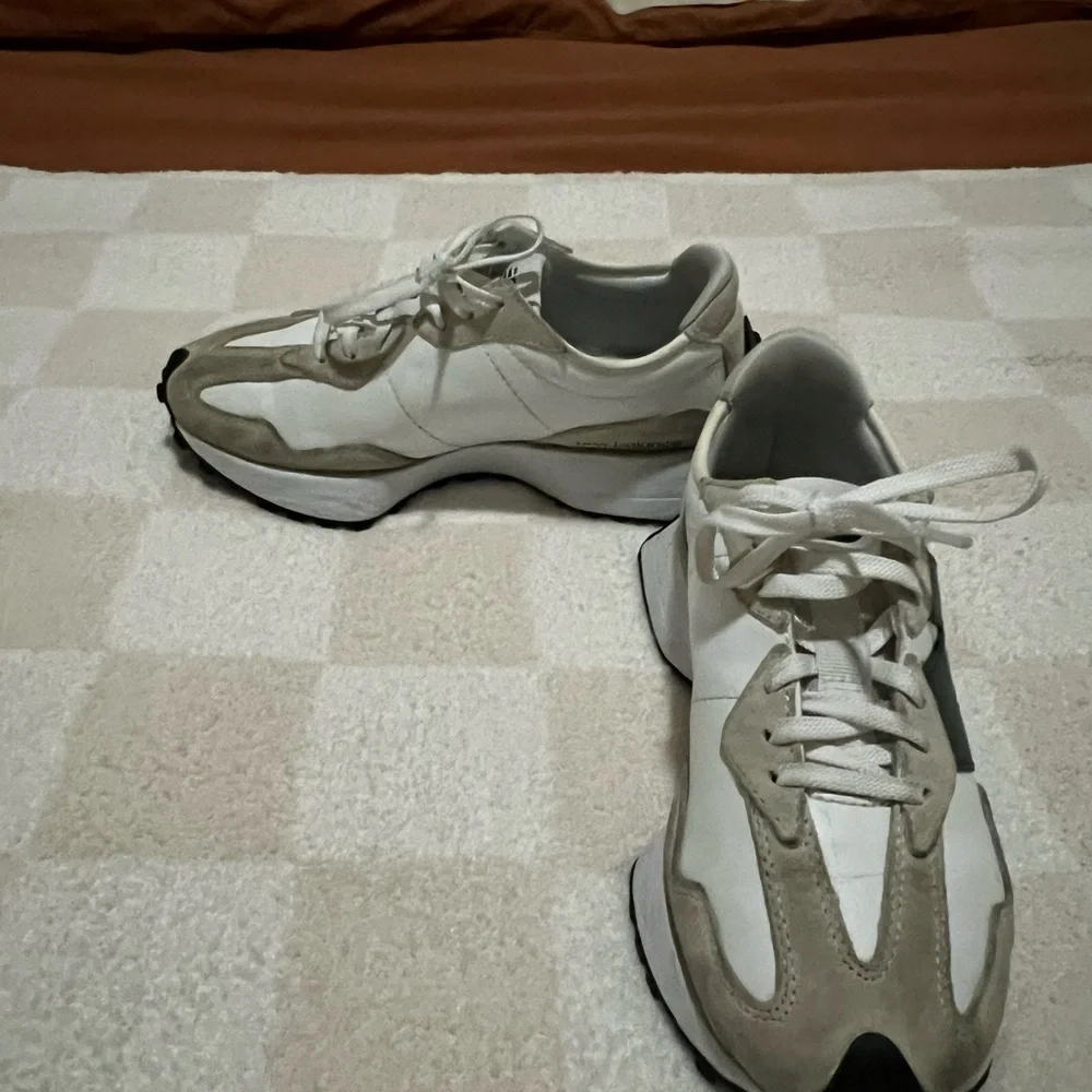 New Balance 327 - Picture 3 of 5